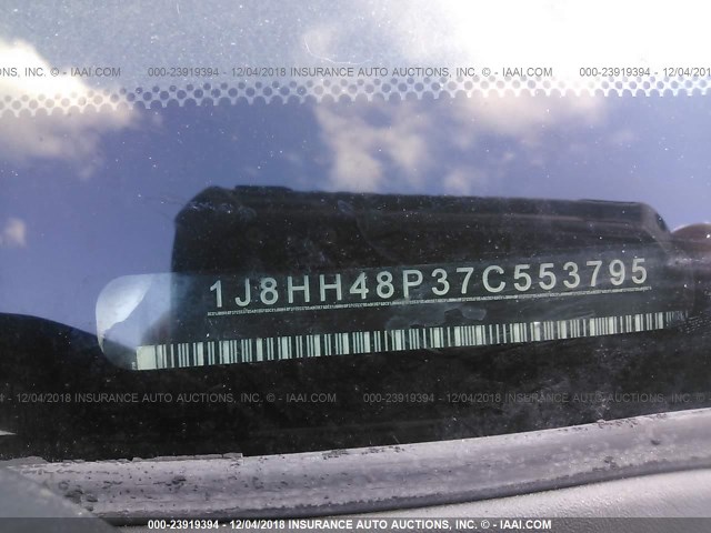 1J8HH48P37C553795 - 2007 JEEP COMMANDER WHITE photo 9