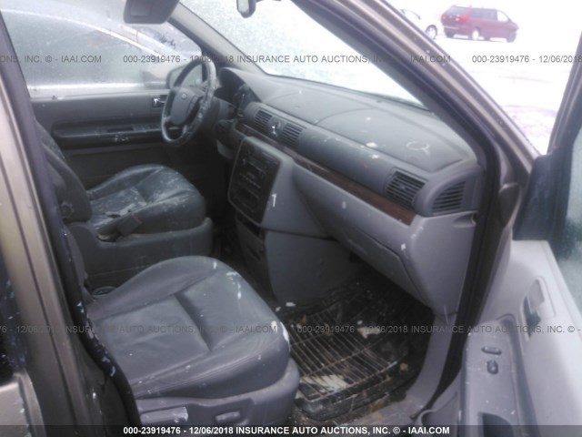 2FMDA58244BB01026 - 2004 FORD FREESTAR LIMITED BROWN photo 5