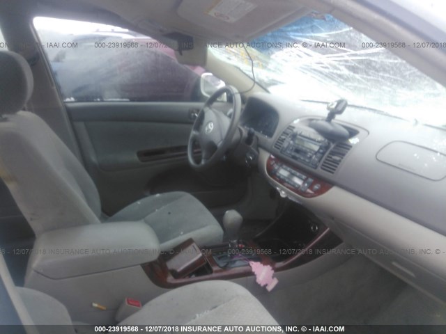 4T1BE32K03U236098 - 2003 TOYOTA CAMRY LE/XLE/SE WHITE photo 5