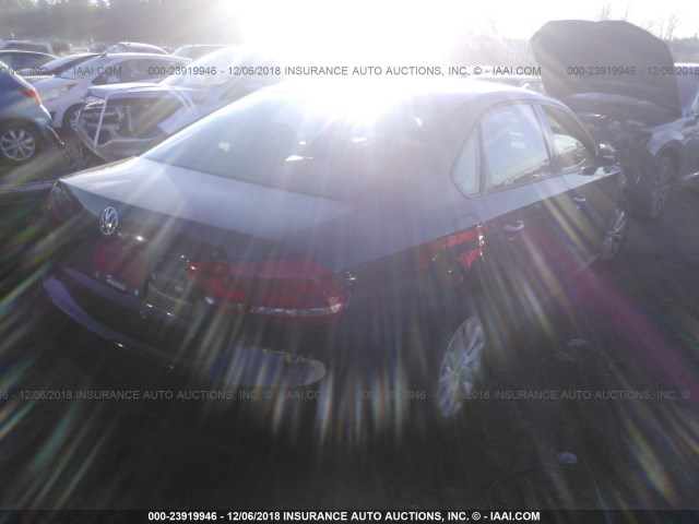 1VWAP7A37CC106298 - 2012 VOLKSWAGEN PASSAT S BLACK photo 4