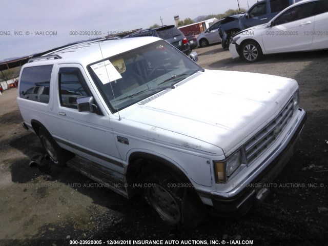 1G8CT18B2D8175304 - 1983 CHEVROLET BLAZER S10 WHITE photo 1