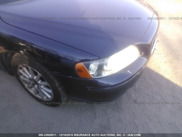 YV1RH592552466658 - 2005 VOLVO S60 2.5T BLACK photo 6