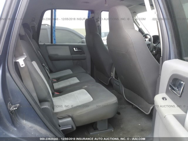 1FMPU15526LA18581 - 2006 FORD EXPEDITION XLT BLUE photo 8