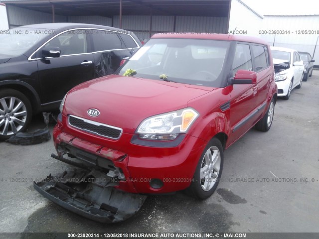 KNDJT2A23A7068700 - 2010 KIA SOUL +/!/SPORT RED photo 2