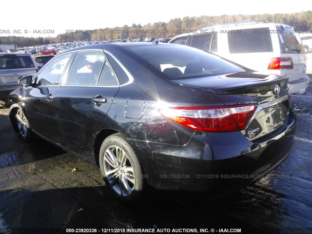 4T1BF1FK3FU083698 - 2015 TOYOTA CAMRY LE/XLE/SE/XSE BLACK photo 3