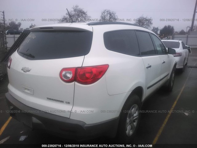 1GNKREED1BJ101835 - 2011 CHEVROLET TRAVERSE LS WHITE photo 4