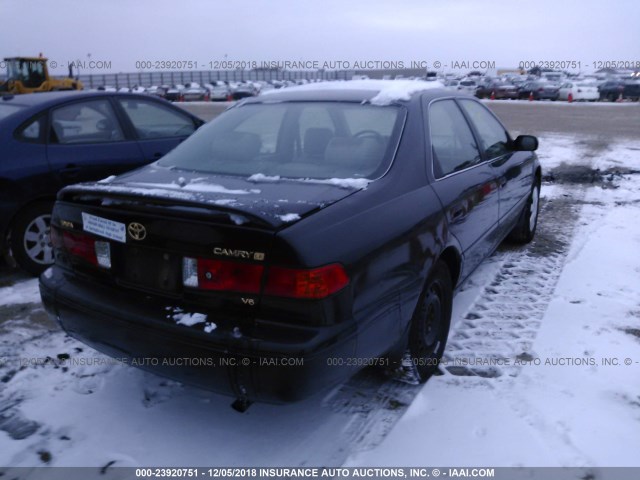 4T1BF22KX1U117236 - 2001 TOYOTA CAMRY LE/XLE BLACK photo 4