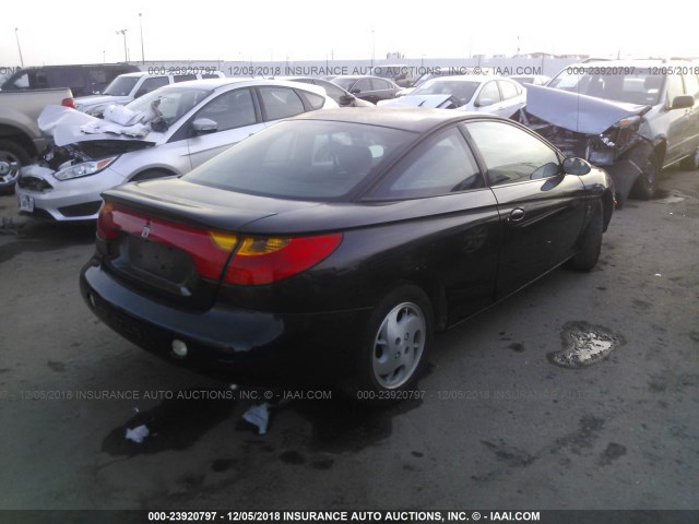 1G8ZY12782Z270215 - 2002 SATURN SC2 BLACK photo 4