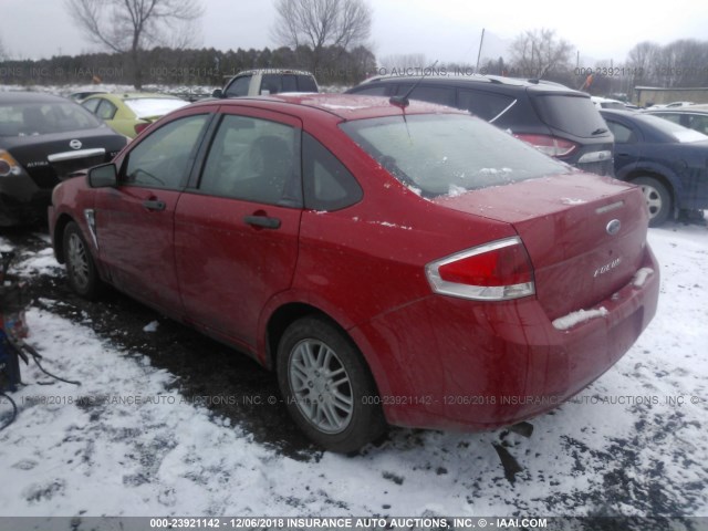 1FAHP35N48W299656 - 2008 FORD FOCUS SE/SEL/SES RED photo 3