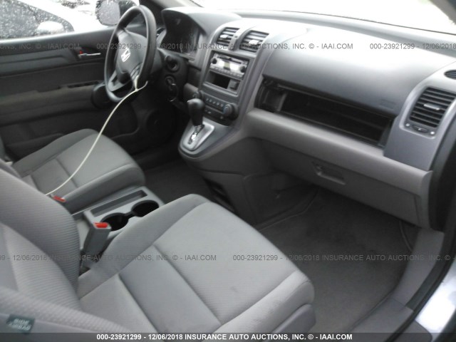 JHLRE38398C024254 - 2008 HONDA CR-V LX SILVER photo 5