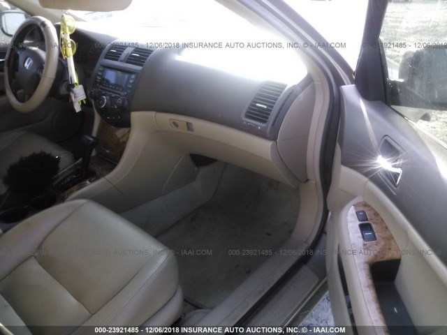 JHMCN36465C005847 - 2005 HONDA ACCORD HYBRID GOLD photo 5