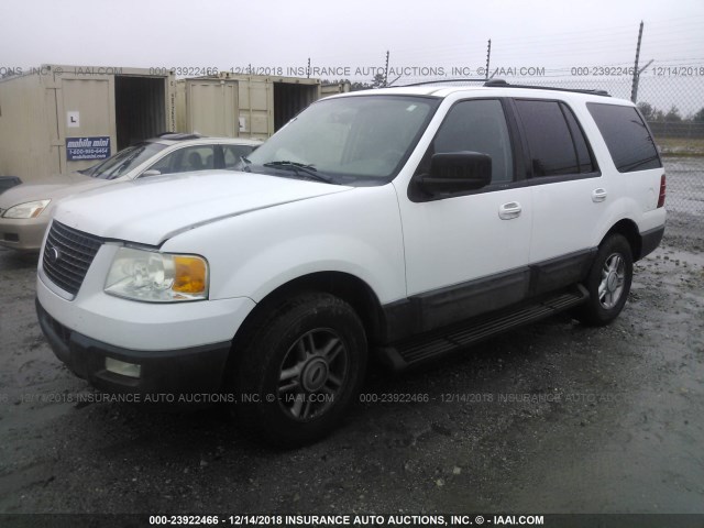 1FMRU15W14LB12952 - 2004 FORD EXPEDITION XLT WHITE photo 2