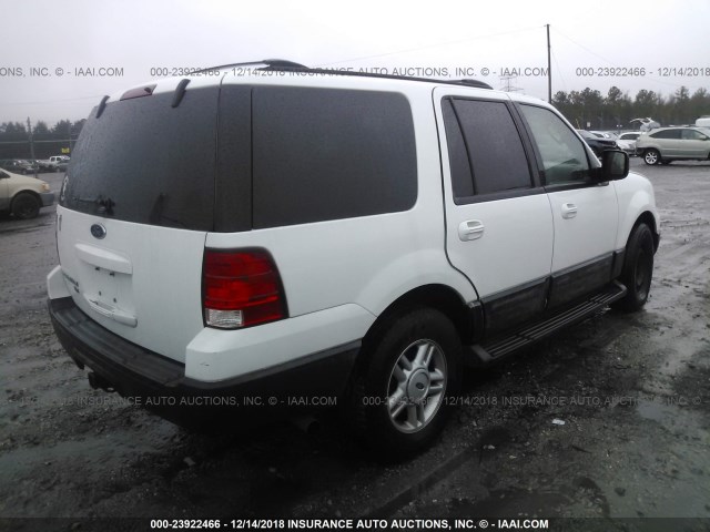 1FMRU15W14LB12952 - 2004 FORD EXPEDITION XLT WHITE photo 4