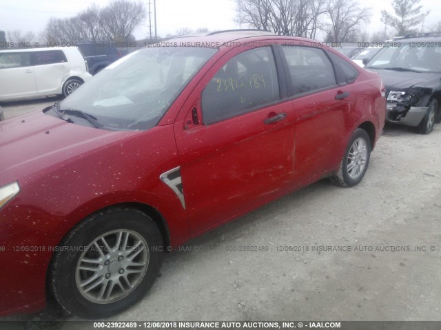1FAHP35N98W149784 - 2008 FORD FOCUS SE/SEL/SES RED photo 6