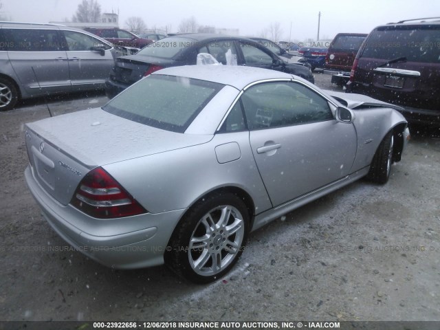 WDBKK49F54F301348 - 2004 MERCEDES-BENZ SLK 230 KOMPRESSOR SILVER photo 4