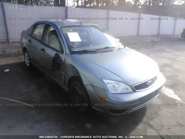 1FAHP34N85W266723 - 2005 FORD FOCUS ZX4 BLUE photo 1