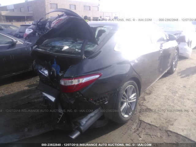 4T1BF1FK2HU813023 - 2017 TOYOTA CAMRY LE/XLE/SE/XSE BLACK photo 4