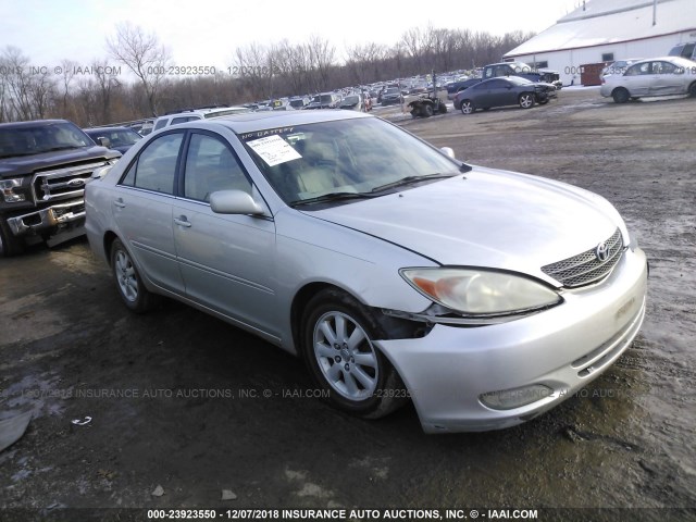 4T1BE30K44U870325 - 2004 TOYOTA CAMRY LE/XLE/SE SILVER photo 1