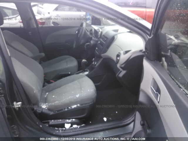 1G1JA5SH9D4245548 - 2013 CHEVROLET SONIC LS 黑色 照片 5