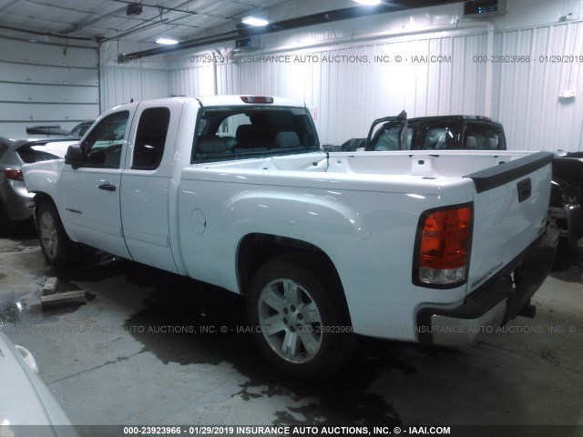 2GTEK19JX81216682 - 2008 GMC SIERRA K1500 WHITE photo 3