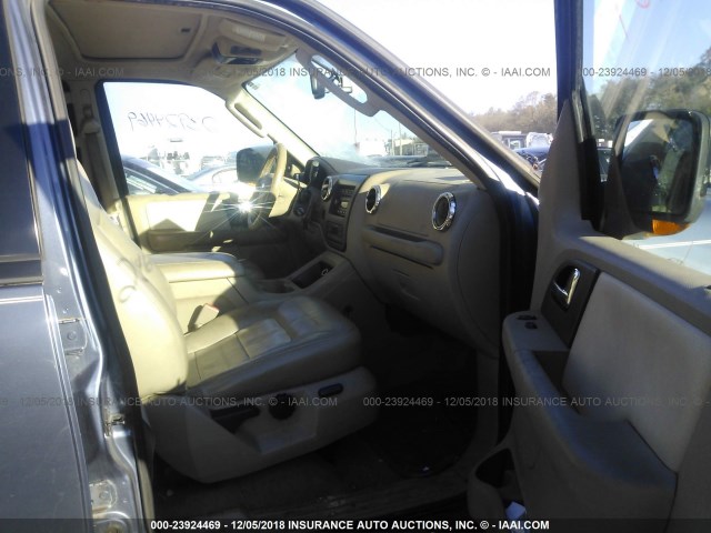 1FMFU18596LA73973 - 2006 FORD EXPEDITION EDDIE BAUER BLUE photo 5