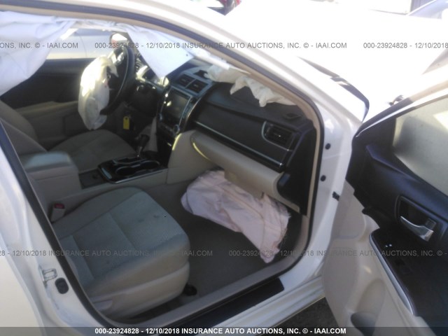 4T1BF1FK5EU450311 - 2014 TOYOTA CAMRY L/SE/LE/XLE 白色 照片 5