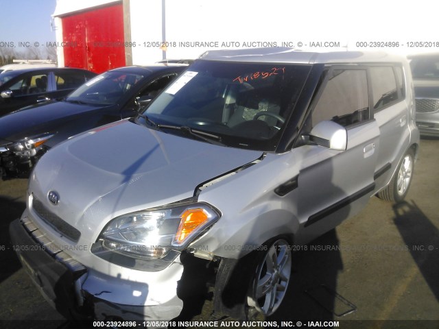 KNDJT2A22A7701994 - 2010 KIA SOUL +/!/SPORT SILVER photo 2