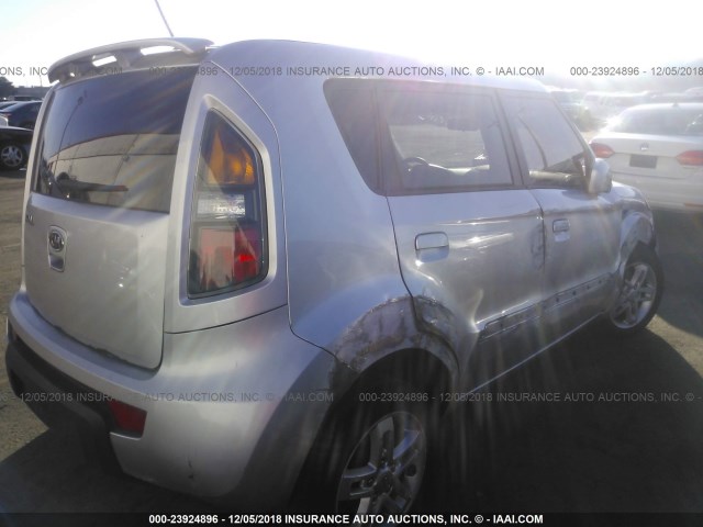 KNDJT2A22A7701994 - 2010 KIA SOUL +/!/SPORT SILVER photo 4