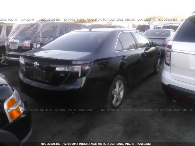 4T1BF1FK9CU103755 - 2012 TOYOTA CAMRY SE/LE/XLE 黑色 照片 4