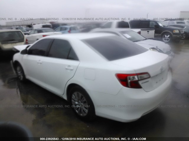 4T1BF1FK6EU305049 - 2014 TOYOTA CAMRY L/SE/LE/XLE 白色 照片 3