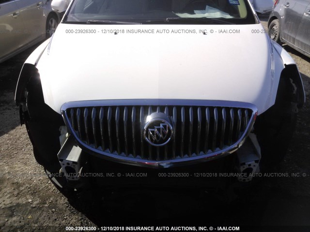 5GAER23748J251904 - 2008 BUICK ENCLAVE CXL WHITE photo 6