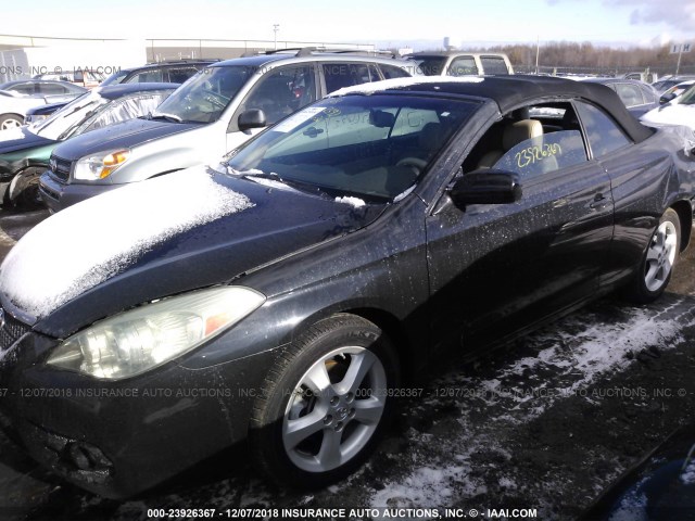 4T1FA38P27U110296 - 2007 TOYOTA CAMRY SOLARA SE/SLE შავი ფოტო 2