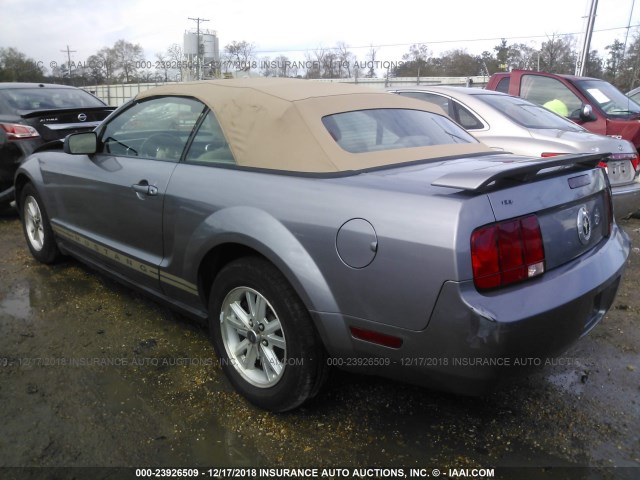 1ZVFT84N965174731 - 2006 FORD MUSTANG SILVER photo 3