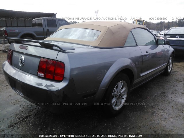 1ZVFT84N965174731 - 2006 FORD MUSTANG SILVER photo 4