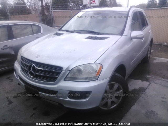 4JGBB86E07A235311 - 2007 MERCEDES-BENZ ML 350 SILVER photo 2