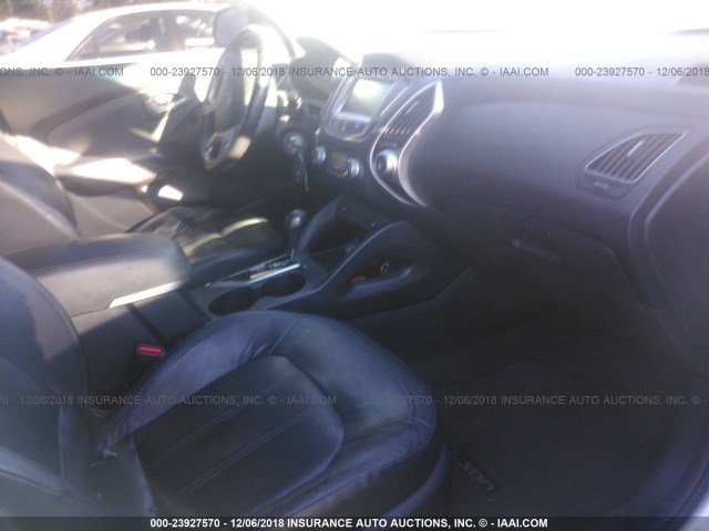 KM8JUCAC0CU403407 - 2012 HYUNDAI TUCSON GLS/LIMITED 银色 照片 5