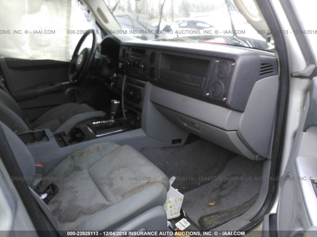 1J8HG48K96C246055 - 2006 JEEP COMMANDER Gümüş foto 5
