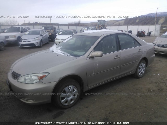 4T1BE32K44U903868 - 2004 TOYOTA CAMRY LE/XLE/SE GOLD photo 2