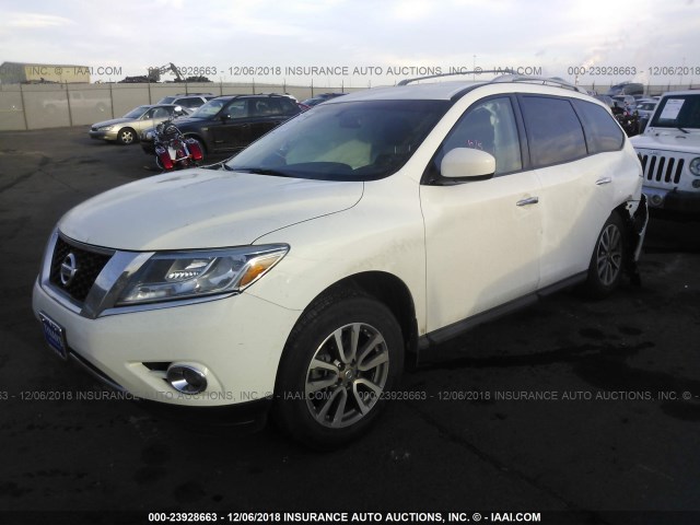 5N1AR2MM3FC651662 - 2015 NISSAN PATHFINDER S/SV/SL/PLATINUM WHITE photo 2