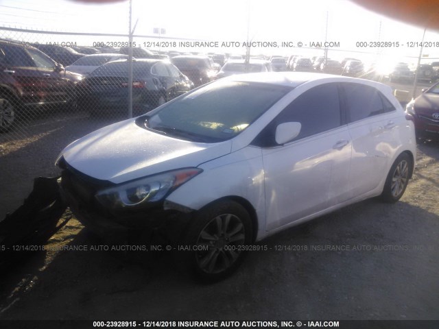 KMHD35LHXFU249054 - 2015 HYUNDAI ELANTRA GT WHITE photo 2