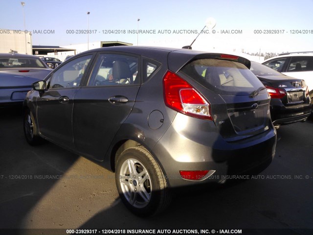 3FADP4EJ9HM130735 - 2017 FORD FIESTA SE GRAY photo 3