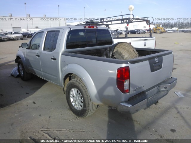 1N6AD0ER1JN763033 - 2018 NISSAN FRONTIER S/SV/SL/PRO-4X SILVER photo 3