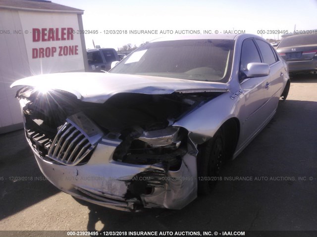 1G4HC5EM0AU100088 - 2010 BUICK LUCERNE CXL SILVER photo 2