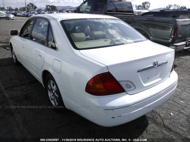 4T1BF28B9YU020417 - 2000 TOYOTA AVALON XL/XLS WHITE photo 3