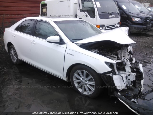 4T1BD1FK4CU023107 - 2012 TOYOTA CAMRY HYBRID/LE/XLE WHITE photo 1