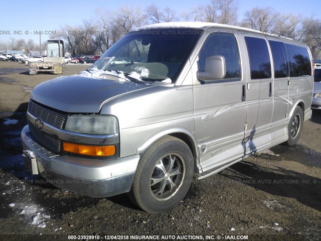 1GBFH15TX31174057 - 2003 CHEVROLET EXPRESS G1500  SILVER photo 2