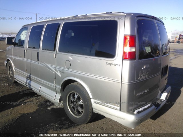 1GBFH15TX31174057 - 2003 CHEVROLET EXPRESS G1500  SILVER photo 3