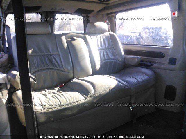 1GBFH15TX31174057 - 2003 CHEVROLET EXPRESS G1500  SILVER photo 8