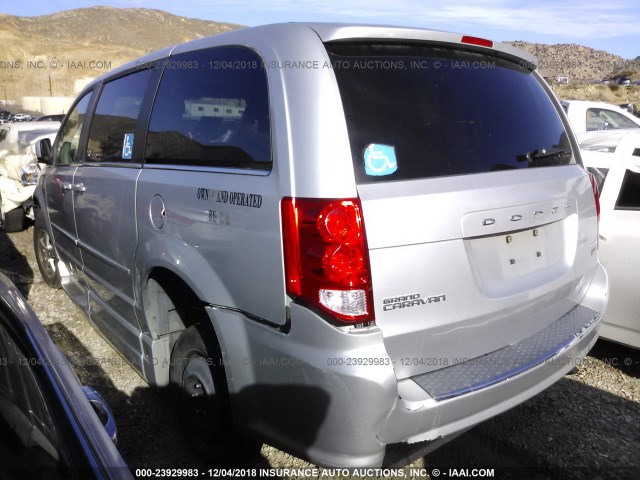 2C4RDGDG9CR110597 - 2012 DODGE GRAND CARAVAN CREW SILVER photo 3