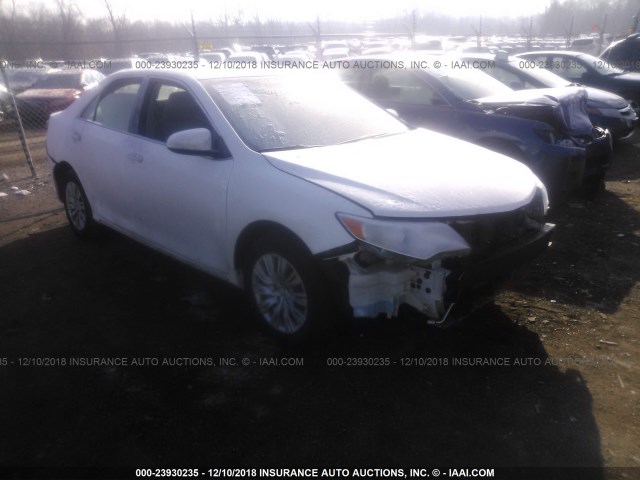 4T1BF1FK0CU542195 - 2012 TOYOTA CAMRY SE/LE/XLE WHITE photo 1